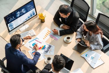 İş veri paneli, pazarlama stratejisi planlaması için iş zekası analizi sunar. Müşteri taleplerini analiz etmek ve iş dünyasının geleceğini önceden görmek için büyük veriler sunulur.