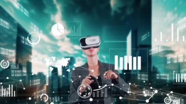 İş kadını kullanıcı, VR 'nin gelecekteki küresel yenilik arayüzü ile görsel hologram animasyonu düşünen dijital bilgi ağı teknolojisi ile büyük veri dinamik pazar grafik monitörünü yakınlaştırıyor. Kısıtlanma.
