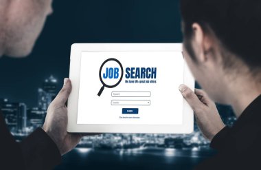 Çalışanların işe alım İnternet ağındaki iş fırsatlarını araması için mod web sitesinde online iş araması