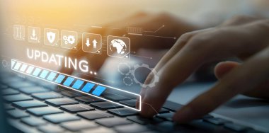 İş adamı bilgi ve yazılımın güncellenmesine yatırım yaparak rekabetçiliğin güncellenmesini sağlar. Hem bilgi hem de yazılım verimliliği güncellemesi için sürekli güncelleme ve güncelleme öncelikleri belirleniyor. EIDE