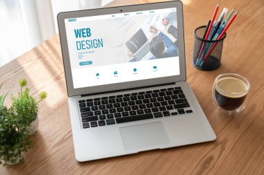 Web sitesi tasarım yazılımı çevrimiçi perakende ticaret ve e-ticaret için model şablonu sağlar