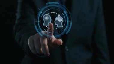 Yapay zeka mühendisliği, büyük veri ve yapay zeka makinesi kavramında yapay zeka beyin işlemcisiyle iş desteği için üretken yapay zeka kullanmayı öğrenen insan etkileşimi. Kullanıcı Kimliği