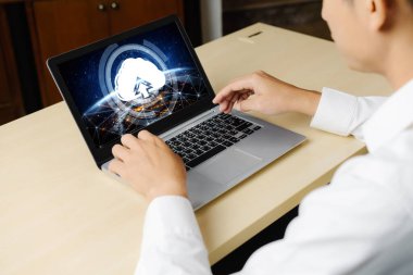 Mod uzak çalışma ve kişisel veri depolama için bulut hesaplama yazılımı