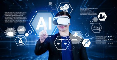 Yapay zeka planlama planını kullanırken takım elbise ve sanal gerçeklik gözlüğü takan zeki bir işadamı. Proje yöneticisi, parlayan holograma işaret ederken artırılmış gerçeklik gözlüğü kullanarak veri üretiyor. Yaratıcılık.