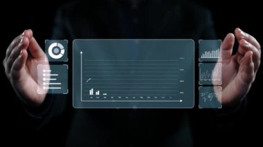 İş adamı, tahminsel büyük veri modellerinden gerçek zamanlı analizlere uzanan eğilimleri ve görüşleri ortaya çıkarmak için veri analizlerini derinlemesine inceleyerek, veri güdümlü kararların analitik endüstrileri UUID 'ye nasıl yönlendireceğini öğrenir