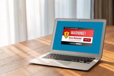Bilgisayar ekranındaki virüs uyarısı mobil siber tehdit, hacker, bilgisayar virüsü ve kötü amaçlı yazılım tespit edildi