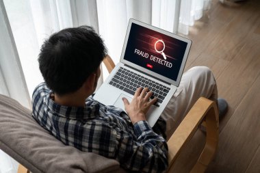 Siber güvenlik yazılımı siber saldırı alarmı veriyor. Virüs, sahtekarlık ve siber dolandırıcılık tehlikesi.