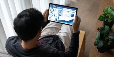 İş veri paneli, pazarlama stratejisi planlaması için iş zekası analizi sunar. Müşteri taleplerini analiz etmek ve iş dünyasının geleceğini önceden görmek için büyük veriler sunulur.