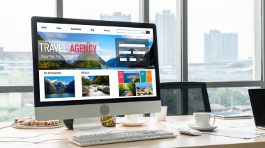 Model arama ve seyahat planlama için internet sitesi uçuş, otel ve tur rezervasyonları için anlaşma ve paket sunuyor