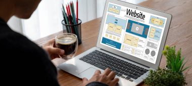 Web sitesi tasarım yazılımı çevrimiçi perakende ticaret ve e-ticaret için rahat bir şablon sağlar