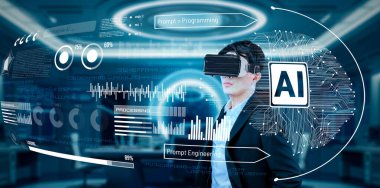 Akıllı proje yöneticisi AI sohbet hologramına bakıyor ve modern ofiste kulaklık takıyor. Profesyonel iş adamı bulanık geçmişi olan artırılmış gerçeklik gözlükleri üzerinde çalışıyor. Teknoloji. Yaratıcılık.