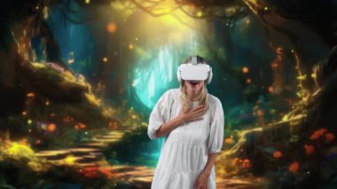 Harikalar Diyarı Bokeh çemberinde VR 'a bakan etkileyici kadın vahşi çiçek ormanı peri masalında metazatta fantezi ormanında temiz hava alıyor doğal hayali yaratıcılık. Kısıtlanma.