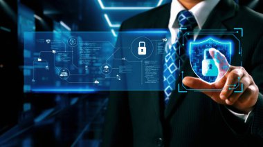 İş adamı siber güvenliğin özünü keşfeder. Siber koruma yöntemlerini, tehditleri derinlemesine araştır ve siber güvenlik duruşunu güçlendir. Siber güvenlik çağında UUID 'de gezinmek için gerekli