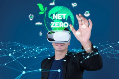 Sürdürülebilirlik simgeleriyle çevrili dijital küre, karbon emisyonlarını azaltma ve çevresel dengeyi sağlama amacını temsil etmektedir