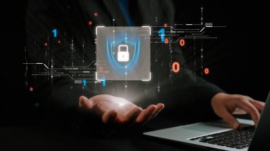 İş adamı siber güvenliğin özünü keşfeder. Siber koruma yöntemlerini, tehditleri derinlemesine araştır ve siber güvenlik duruşunu güçlendir. Siber güvenlik çağında UUID 'de gezinmek için gerekli