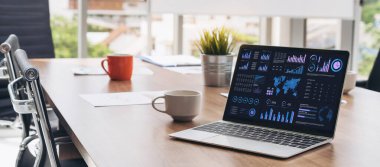 İş veri paneli, pazarlama stratejisi planlaması için iş zekası analizi sunar. Müşteri taleplerini analiz etmek ve iş dünyasının geleceğini önceden görmek için büyük veriler sunulur.