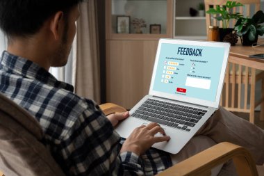 Müşteri geribildirim ve şirket işleri için mod bilgisayar yazılımı analizi