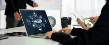 Kaliteli standartları karşılamak için mod çevrimiçi şirket işleri için uyum sistemi