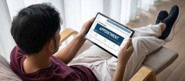 İnternet sitesindeki modish regrition için çevrimiçi aplikasyon rezervasyon takvimi