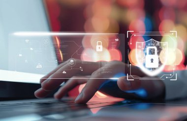 İş adamı siber güvenliğin özünü keşfeder. Siber koruma yöntemlerini, tehditleri derinlemesine araştır ve siber güvenlik duruşunu güçlendir. Siber Güvenlik Çağı EIDE 'de gezinmek için gerekli