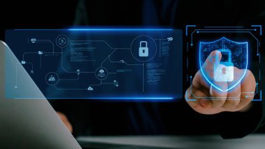 İş adamı siber güvenliğin özünü keşfeder. Siber koruma yöntemlerini, tehditleri derinlemesine araştır ve siber güvenlik duruşunu güçlendir. Siber güvenlik çağında UUID 'de gezinmek için gerekli