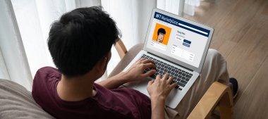 NFT pazarı dijital sanatçının çalışmalarını İnternet ağında satması için mod satış kanalı sağlıyor