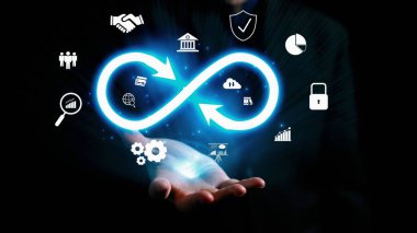 İş adamı sonsuz olasılıkları ve sonsuzluğun özünü benimser, fırsatları keşfetmek için ilham verir. Sonsuzluğun ve olasılıkların birleştiği bir dünyaya dalın ve potansiyel UUID 'yi keşfedin.