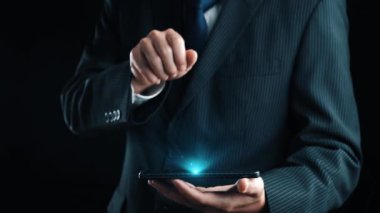 Yapay zeka sanal asistanı Chatbot ile yapay zeka konsepti ile insan etkileşimi, yapay zeka mühendisliği, LLM yapay zeka derin öğrenimi iş desteği için üretken yapay zeka kullanımı. Kullanıcı Kimliği