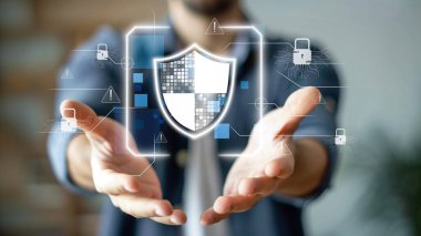 İş adamı siber güvenliğin özünü keşfeder. Siber koruma yöntemlerini, tehditleri derinlemesine araştır ve siber güvenlik duruşunu güçlendir. Siber Güvenlik Çağı EIDE 'de gezinmek için gerekli