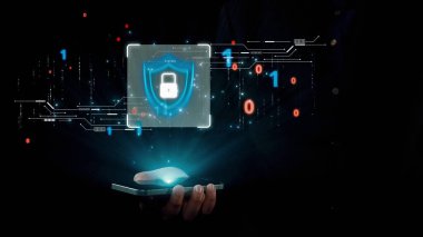 İş adamı siber güvenliğin özünü keşfeder. Siber koruma yöntemlerini, tehditleri derinlemesine araştır ve siber güvenlik duruşunu güçlendir. Siber güvenlik çağında UUID 'de gezinmek için gerekli