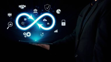 İş adamı sonsuz olasılıkları ve sonsuzluğun özünü benimser, fırsatları keşfetmek için ilham verir. Sonsuzluğun ve olasılıkların birleştiği bir dünyaya dalın ve potansiyel UUID 'yi keşfedin.