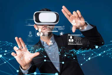 İş adamı kimlik güvenliğinin anahtarının üst düzey güvenlik uygulamalarıyla korunduğunu, kimlik hırsızlığının önlendiğini ve kimlik güvenliğinin artırıldığını keşfetti. Güvende kalın ve kimlik koruma stratejisine güvenin.