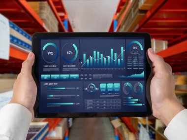 İş veri paneli, pazarlama stratejisi planlaması için iş zekası analizi sunar. Müşteri taleplerini analiz etmek ve iş dünyasının geleceğini önceden görmek için büyük veriler sunulur.