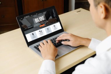 blogging concept, web blog Social Media Information network snugly. social media online content, freelance worker, working online, content creator, blogger, website, reading blog online on computer