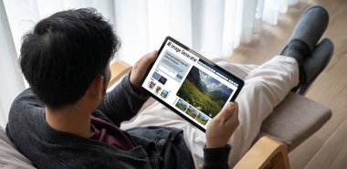 Yapay zeka yapay zeka işleme gücünün kullanımıyla birlikte metin tasarımcısı ve kullanıcılarına resim ve metin tasarımcılarına komut metnine göre resim verme imkânı sunar