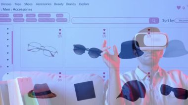 Akıllı adam VR gözlüklerini ve online alışveriş platformunu kullanarak kanepede oturuyor. Alışveriş ve listedeki çekici müşteri kontrolü ve moda aksesuarları seçimi. Sanal gerçeklik. Aygıt.