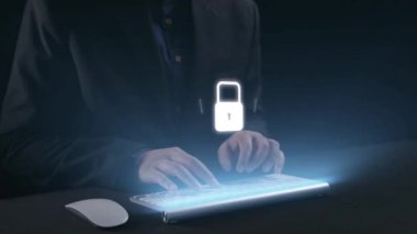 İş adamı siber güvenliğin özünü keşfeder. Siber koruma yöntemlerini, tehditleri derinlemesine araştır ve siber güvenlik duruşunu güçlendir. Siber güvenlik çağında UUID 'de gezinmek için gerekli