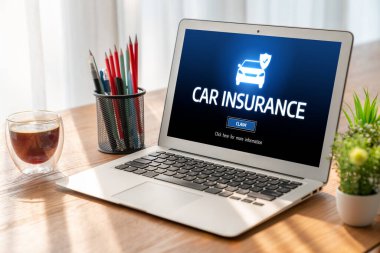 Araba sigortası internet sitesi, arabanızın hasarının rahat olduğundan emin olmak için ekranda.