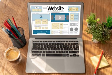 Web sitesi tasarım yazılımı çevrimiçi perakende ticaret ve e-ticaret için rahat bir şablon sağlar