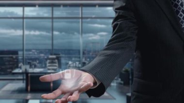 İş adamı siber güvenliğin özünü keşfeder. Siber koruma yöntemlerini, tehditleri derinlemesine araştır ve siber güvenlik duruşunu güçlendir. Siber güvenlik çağında UUID 'de gezinmek için gerekli