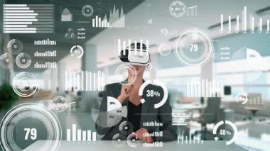 İş kadını, VR küresel yenilik arayüzü dijital bilgi ağı teknolojisi görsel animasyon arayüzü tarafından pazar iş dünyası veri araştırma grafik analizi monitörünü seçiyor. Kısıtlanma.