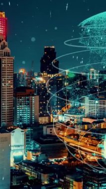 Akıllı şehirde küresel bağlantı ve internet ağı değişikliği. Gelecekteki kablosuz dijital bağlantı ve sosyal medya ağı kavramı .