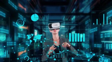 İş kadını kullanıcı, VR 'nin gelecekteki küresel yenilik arayüzü ile görsel hologram animasyonu düşünen dijital bilgi ağı teknolojisi ile büyük veri dinamik pazar grafik monitörünü yakınlaştırıyor. Kısıtlanma.