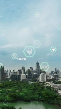 Çevre kirliliğini azaltmak ve ESG hedeflerine ulaşmak için temiz enerji, geri dönüşüm ve sıfır atık yönetimi yoluyla sürdürülebilir değişim kavramına doğru kayan yeşil şehir teknolojisi .