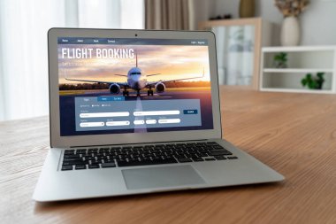Online uçuş rezervasyon sitesi mod rezervasyon sistemi sağlar. Seyahat teknolojisi kavramı .