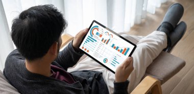 İş veri paneli, pazarlama stratejisi planlaması için iş zekası analizi sunar. Müşteri taleplerini analiz etmek ve iş dünyasının geleceğini önceden görmek için büyük veriler sunulur.