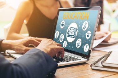 Öğrencilerin internet ağında rahatça çalışabilmeleri için yazılımlı e-öğrenme sitesi