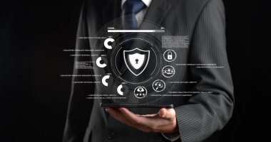 İş adamı siber güvenliğin özünü keşfeder. Siber koruma yöntemlerini, tehditleri derinlemesine araştır ve siber güvenlik duruşunu güçlendir. Siber Güvenlik Çağı FaaS 'ında yol almak için gerekli.