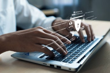 İş adamı, stratejik kararlar için değerli verileri çıkartarak arama motoru araştırması yapıyor. Kapsamlı araştırma ve SEO veri analizi için arama motorları kullanılıyor. FaaS