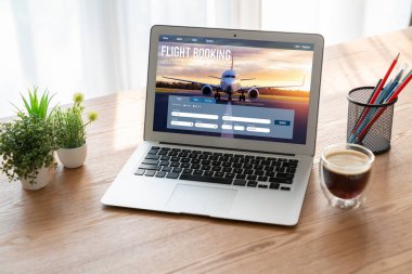 Online uçuş rezervasyon sitesi mod rezervasyon sistemi sağlar. Seyahat teknolojisi kavramı .